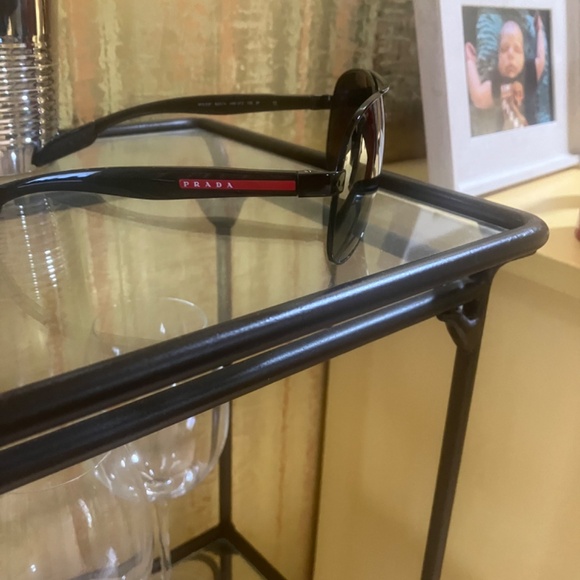 Prada Sunglasses.  Black Mirror Aviator. - Picture 2 of 3